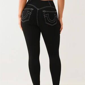 TRUE RELIGION JEANS- Snatched waist.